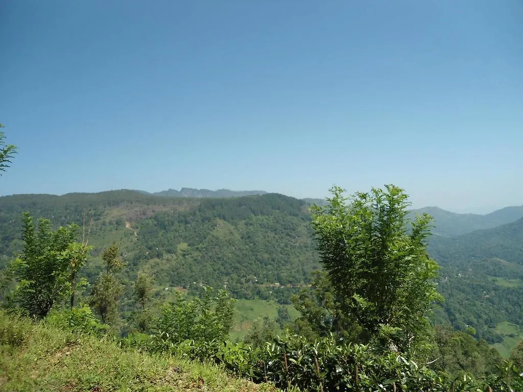 ** Konukevi Mount River View Kandy Sri Lanka